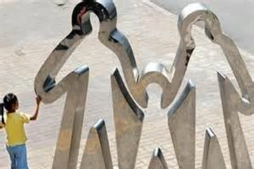 Con gái dọa tự tử nếu mẹ sinh thêm em