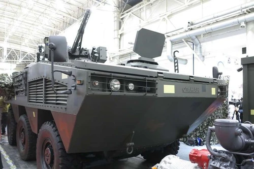 [ẢNH] Rũ bỏ thiết kế truyền thống Liên Xô, Ukraine ra mắt xe bọc thép chuẩn NATO