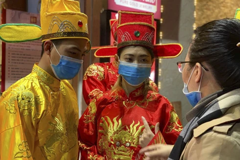 [ẢNH] Virus corona ảnh hưởng thế nào đến ngày vía Thần tài?