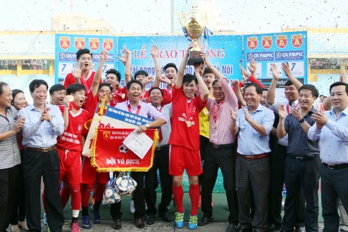 Khoảnh khắc vinh danh tại giải bóng đá học sinh THPT Hà Nội 2016