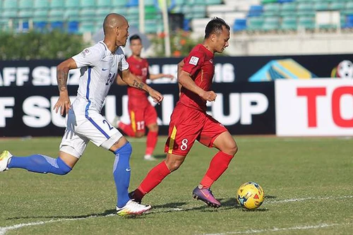 "Công thần" Trọng Hoàng chưa hài lòng sau trận thắng Malaysia