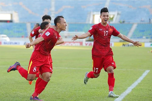 Thắng sát nút Malaysia, tuyển Việt Nam đặt một chân vào bán kết AFF Cup