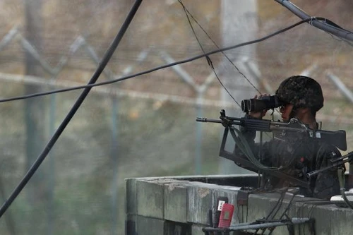 “Tưởng nhầm” binh sĩ Triều Tiên xâm phạm ranh giới, Hàn Quốc bắn súng cảnh cáo