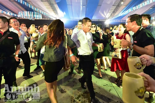 Sôi động lễ hội bia Đức tại Hà Nội