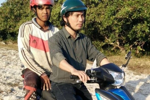 Bộ trưởng Giáo dục gửi thư khen thầy giáo vượt rừng vào rẫy tìm học sinh