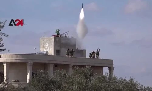 [ẢNH] Lính Thổ Nhĩ Kỳ nhắm thẳng tên lửa vào máy bay Nga?