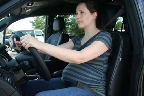 Bí quyết để phụ nữ mang thai lái xe an toàn?