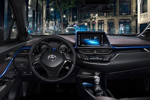 Toyota công bố ảnh nội thất của SUV cỡ nhỏ C-HR mới