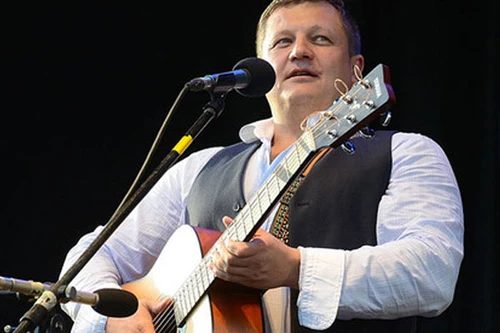 Sát hại nghệ sĩ guitar bass vì chủ nghĩa dân tộc cực đoan