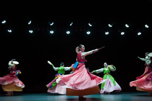 Vẻ đẹp của nghệ thuật múa truyền thống Hàn Quốc