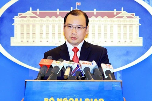 Phản ứng của Việt Nam về việc Hoa Kỳ đưa tàu đi tuần tra