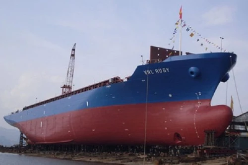 Kinh doanh thua lỗ Vinalines xin bán tàu biển