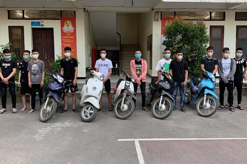 Xử lý nhóm đối tượng phóng xe máy lạng lách, gầm rú ga gây mất ANTT 