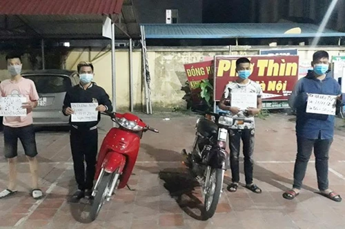 Xử lý nhóm thanh niên lái xe máy lạng lách “bốc đầu”