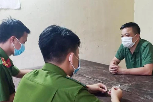 Xử lý đối tượng chống người thi hành công vụ tại chốt kiểm dịch Covid-19