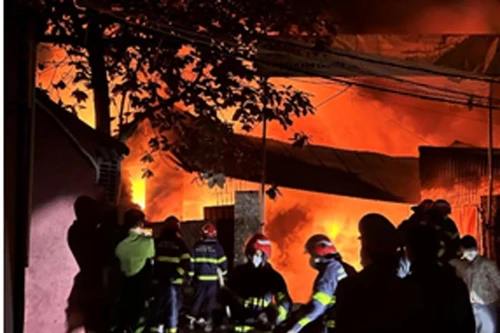 Kiểm điểm cá nhân, tổ chức trong công tác quản lý Nhà nước để xảy ra các vụ cháy lớn 