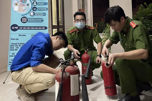 Lực lượng phòng cháy sẵn sàng phương án đảm bảo an toàn cấp căn cước công dân 