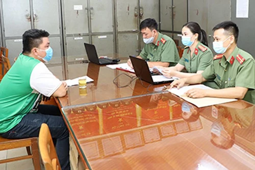 Đăng tin sai sự thật trên facebook, hai đối tượng bị xử lý