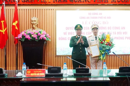 Trưởng phòng Tham mưu CATP Hà Nội được thăng cấp bậc hàm Đại tá
