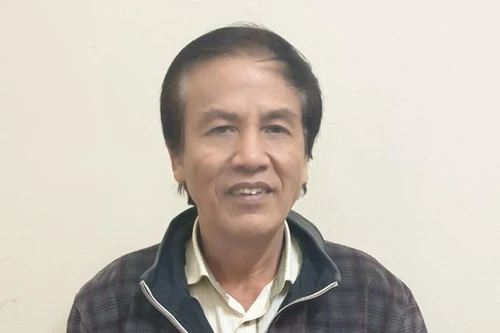 Vận động đối tượng trốn truy nã 20 năm ra đầu thú 