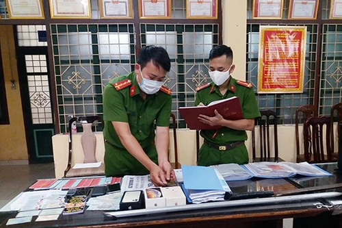 Bắt nhóm đối tượng cầm đồ cho vay lãi "cắt cổ"