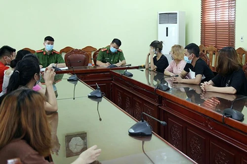 Phát hiện 17 đối tượng tụ tập trong nhà nghỉ dương tính với ma túy