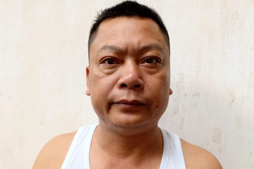 Hàn 3 lớp cửa sắt kiên cố để tổ chức đánh bạc vẫn không thoát 