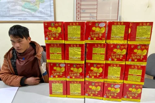 Bắt nhiều đối tượng vận chuyển pháo nổ