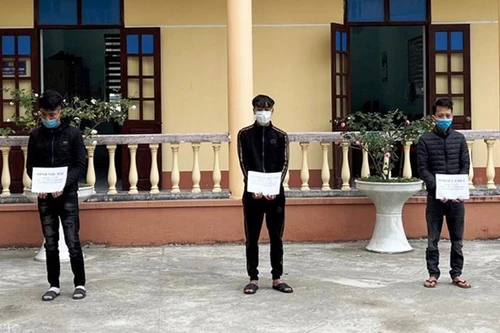 Tạm giam nhóm đối tượng cướp tài sản