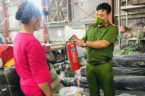 Phát hiện một số cơ sở sản xuất, kinh doanh, dịch vụ không đảm an toàn phòng cháy 