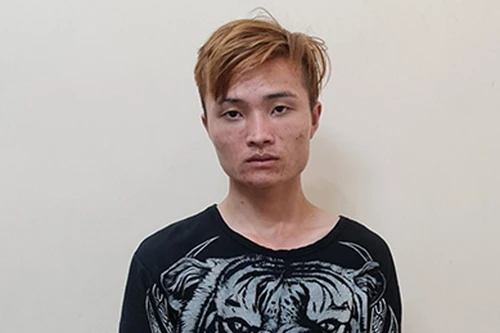 Bắt tên cướp manh động dùng dao khống chế người đi đường