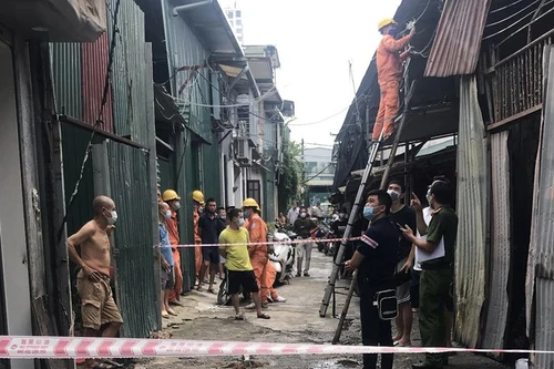 Điều tra nguyên nhân vụ cháy tại kho lạnh ở quận Tây Hồ 