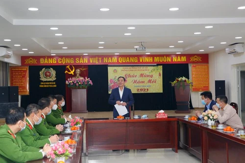 Lãnh đạo TP. Hà Nội kiểm tra công tác ứng trực, chúc Tết lực lượng Cảnh sát phòng cháy, chữa cháy và cứu nạn, cứu hộ 