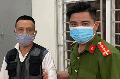 Tuần tra phòng chống dịch Covid-19, phát hiện, bắt giữ đối tượng truy nã 