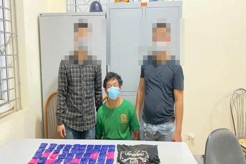 Bắt đối tượng mang súng kíp “áp tải” 10.000 viên ma túy tổng hợp