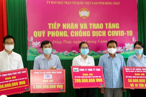 Nhiều doanh nghiệp nước ngoài tại Việt Nam tích cực ủng hộ tiền các địa phương để phòng chống dịch Covid-19