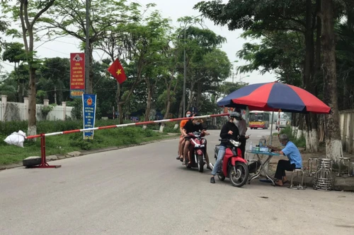 Công an huyện Đông Anh tập trung cao độ, ứng trực phòng ngừa Covid-19 tại các điểm công cộng