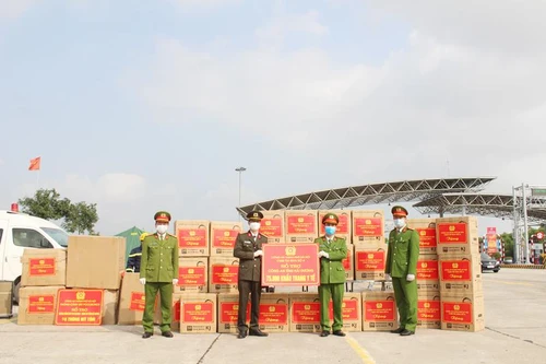 Công an Hà Nội chung tay cùng Công an Hải Dương phòng chống Covid-19