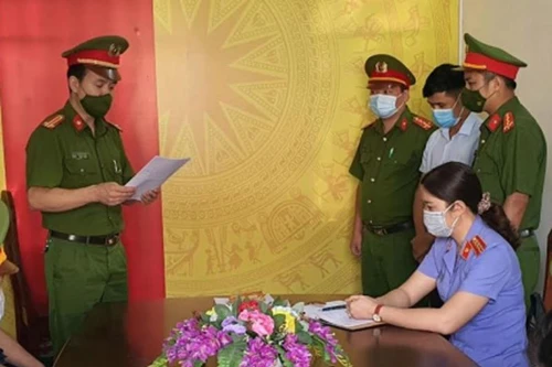 Bắt Phó trưởng Phòng tài nguyên môi trường gây thiệt hại hàng tỷ đồng