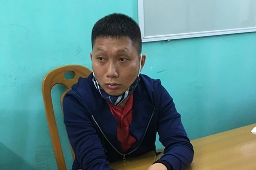 Bắt 2 đối tượng dùng giấy tờ giả đưa người qua chốt kiểm soát dịch Covid-19 