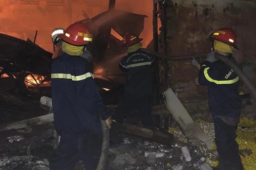 Yêu cầu chủ đầu tư cam kết khắc phục những tồn tại và vi phạm an toàn phòng cháy, chữa cháy