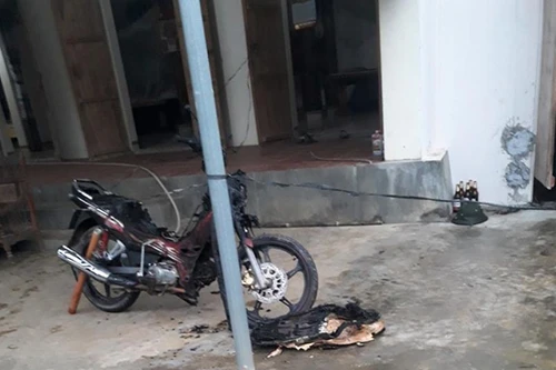 Con dâu quẫn trí tẩm xăng đốt nhà bố chồng 