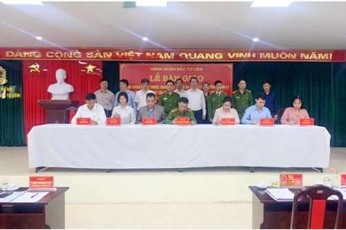 Bàn giao 212 cơ sở phòng cháy, chữa cháy cho cấp phường quản lý 