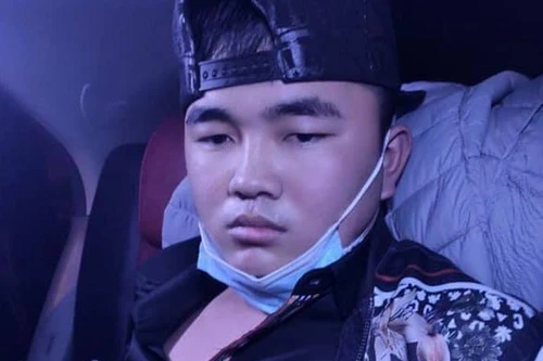 Xịt dầu gió cướp tài sản của lái xe taxi công nghệ 