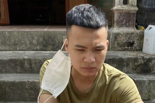 Công an xã tuần tra phòng, chống Covid-19 bắt giữ đối tượng tàng trữ ma tuý