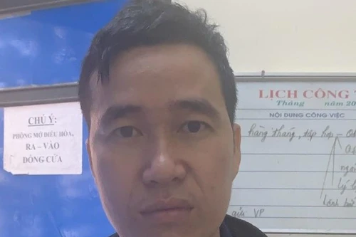 Tạm giam đối tượng chứa 10 người nước ngoài trái phép 