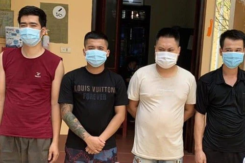 Bắt giữ nhóm đối tượng đánh bạc tại nghĩa trang