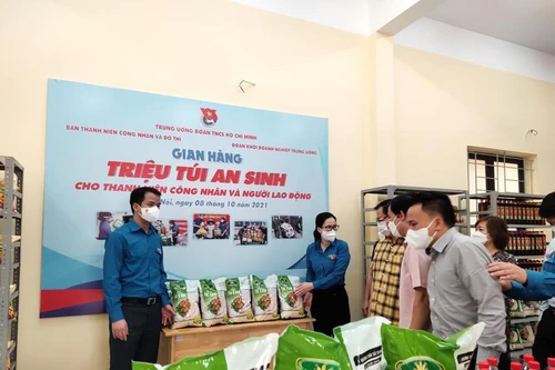 Tặng 1.000 “Túi quà an sinh” hỗ trợ người dân có hoàn cảnh khó khăn