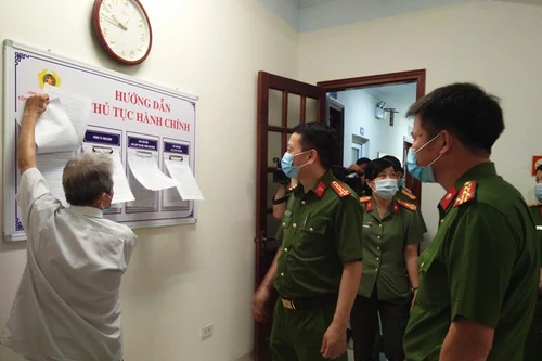 Công an thành phố Hà Nội kiểm tra công tác triển khai Luật cư trú và “làm sạch” dữ liệu dân cư