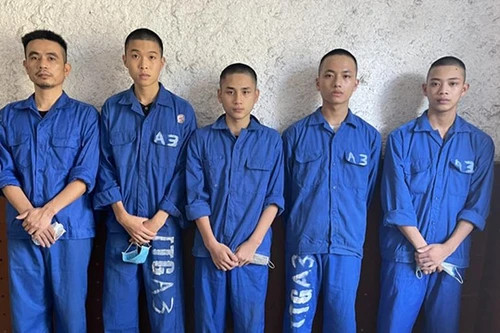 Bắt khẩn cấp chủ quán karaoke có hành vi “Chứa chấp sử dụng trái phép chất ma túy”